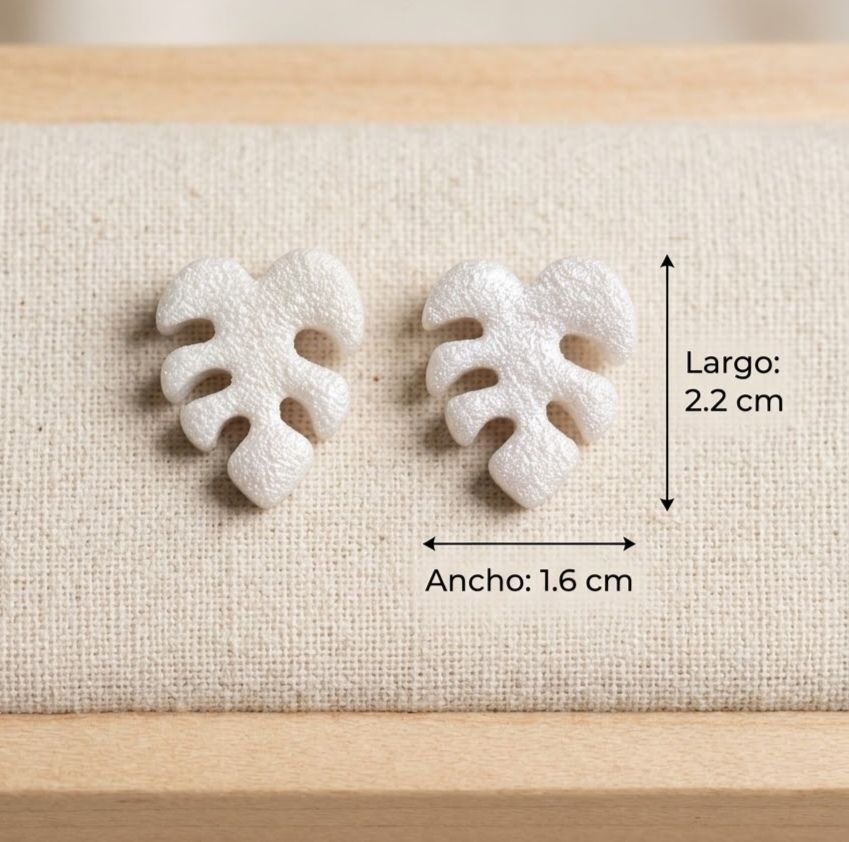 Aretes de topo pequeños de hoja monstera blanco perlado, 2,2 cm de largo
